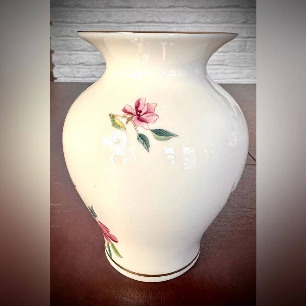 Lenox Barrington Collection Vase Cream&Pink Floral Design-discontinued-1988-1989